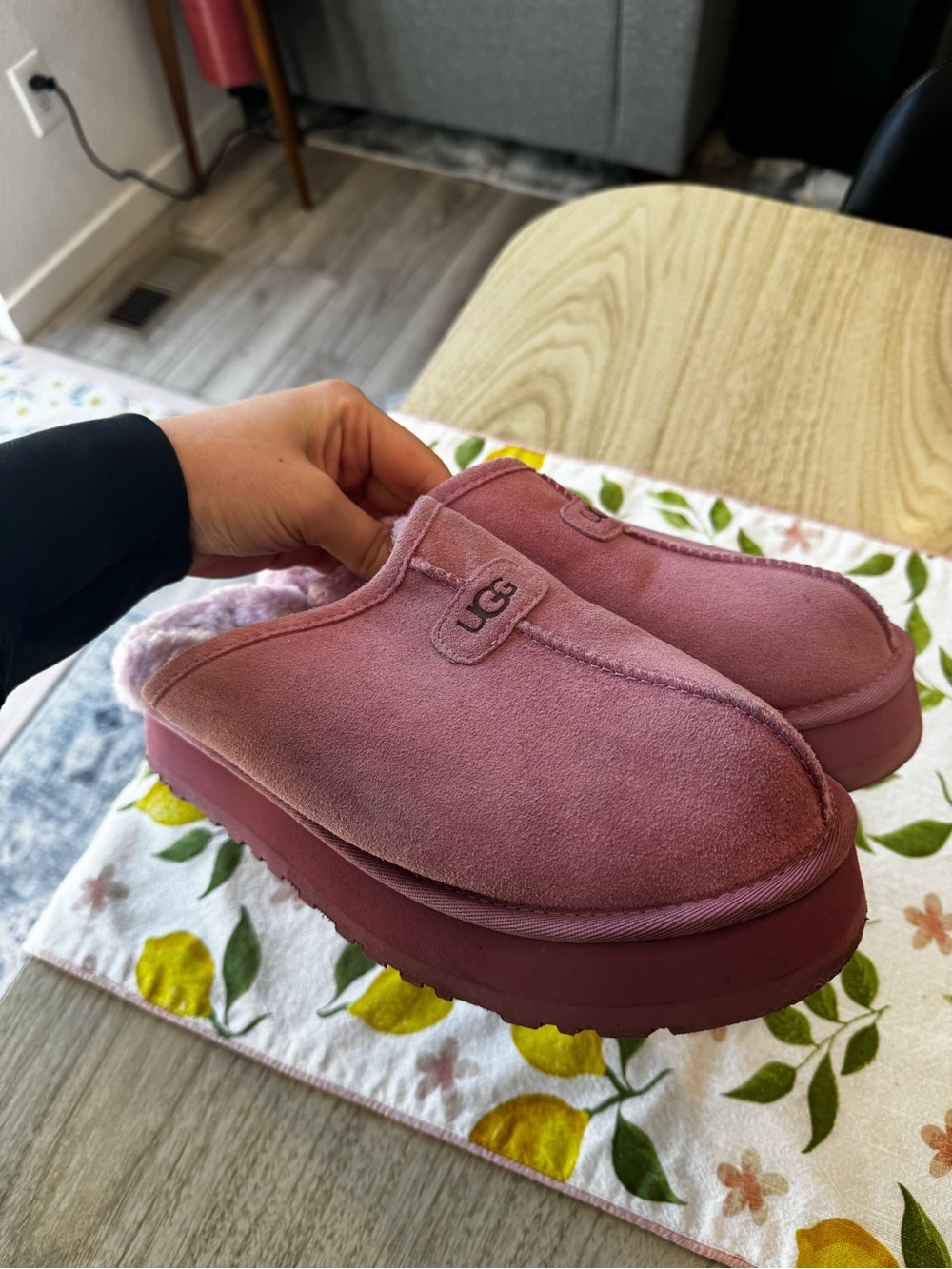 UGG Women's Lavender Suede Platform Mule Size 10 - Picture 2 of 9